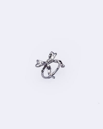 Velour Bow in White Gold